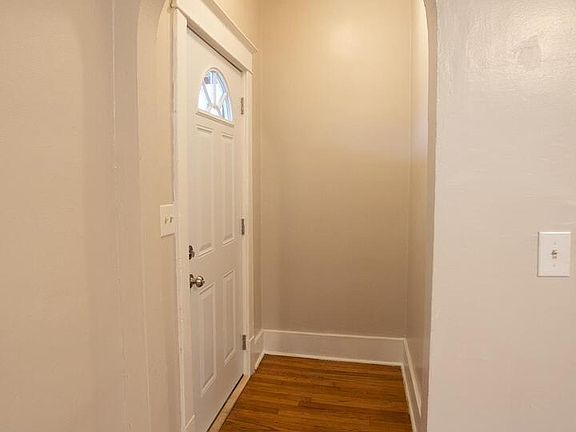 3rd image of 913 12th Ave