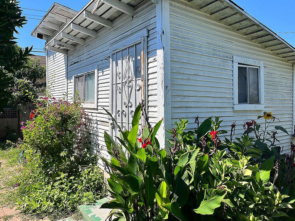 2nd image of 212 Maple St