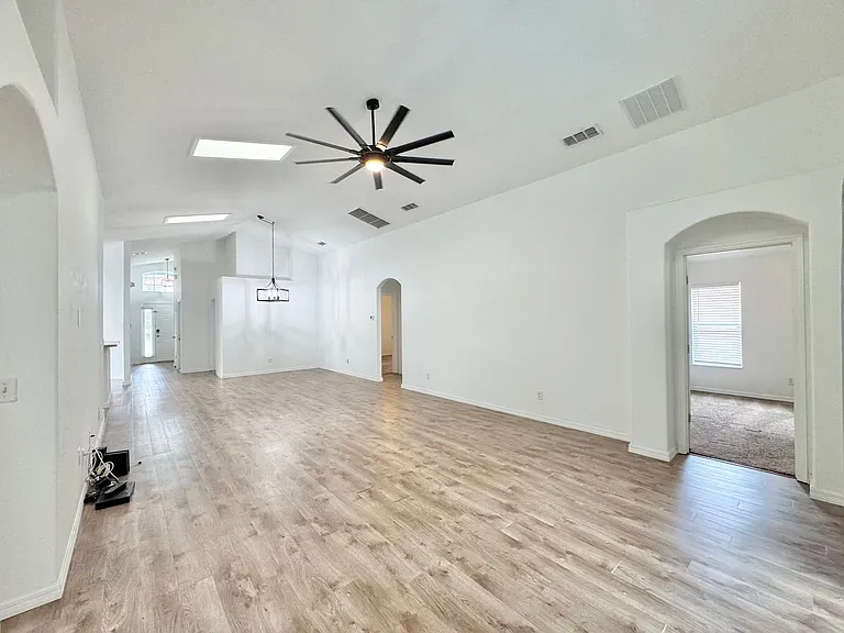 502 Viola Dr — Photo 26