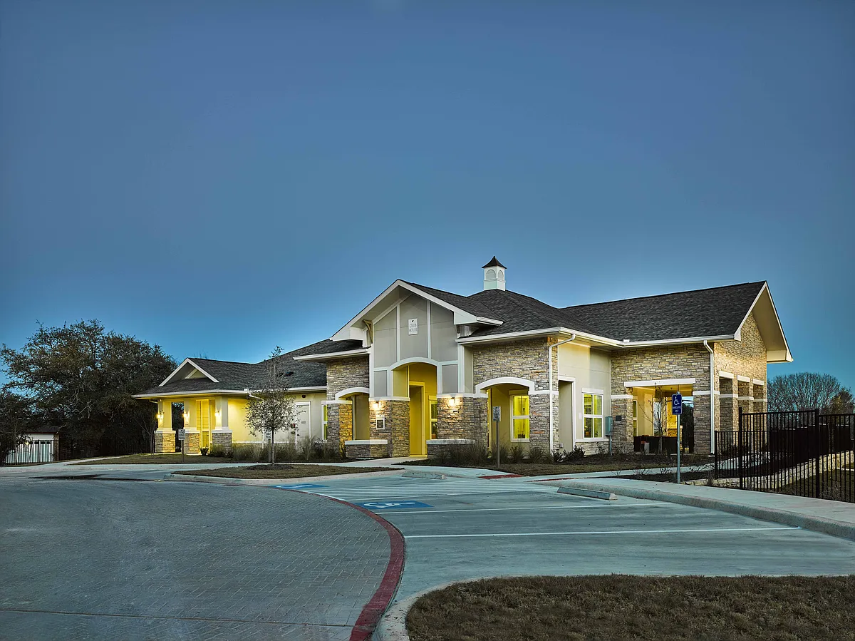Photo 2 of 10 - The Arbor at Centerbrook - Universal City, TX Building Photo - The Arbor at Centerbrook