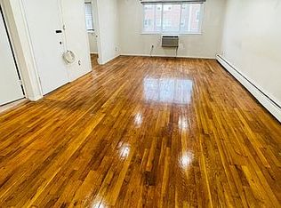 25-24 33rd St #2AA, Astoria, NY 11102