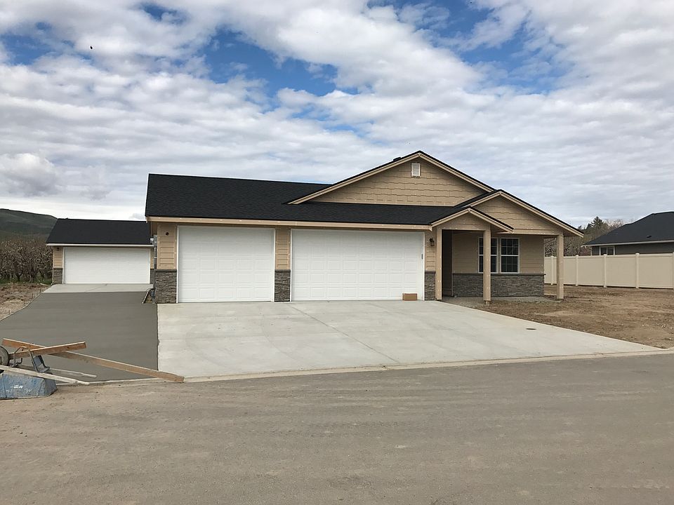 1st image of 110 Sarah Dr