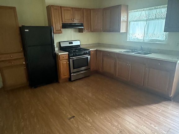2nd image of 104 Munson Ave