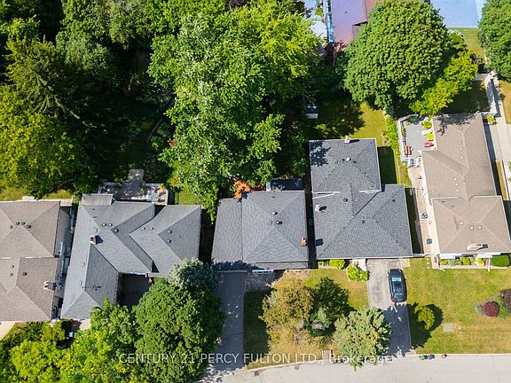 2nd image of 6 Donna Ct