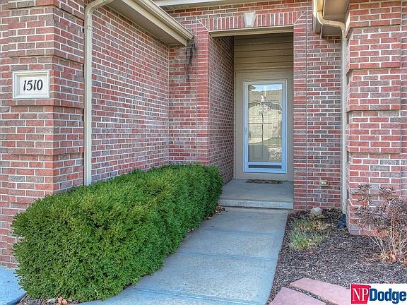 2nd image of 1510 N 194th Cir
