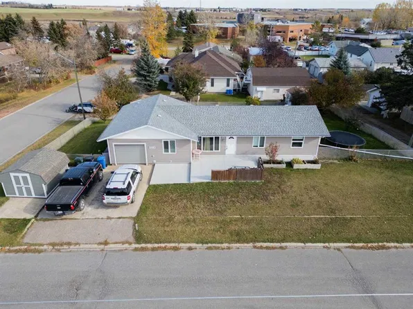 1321 W 22nd Ave, Didsbury, AB T0M 0W0