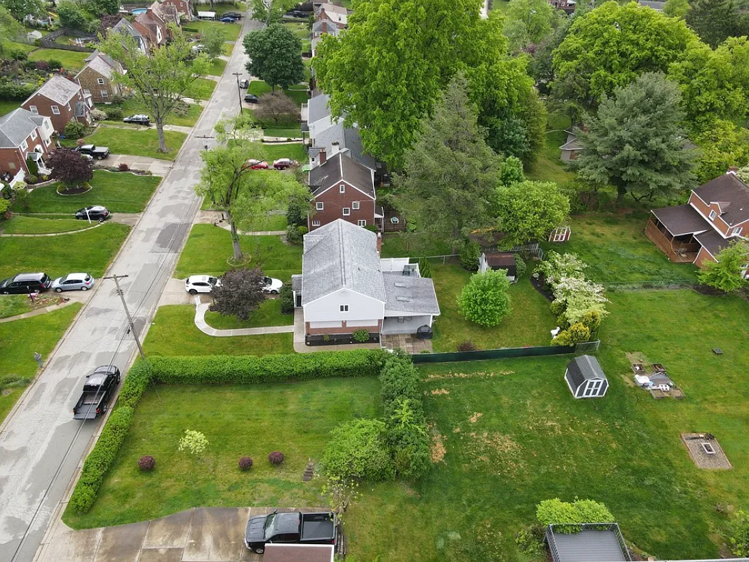 4 bed, 2.5 bath, 1800 sqft, $2,787 — Photo 4