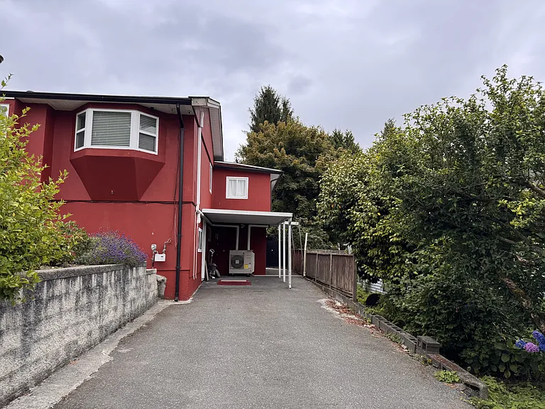 12870 104a Ave — Photo 17