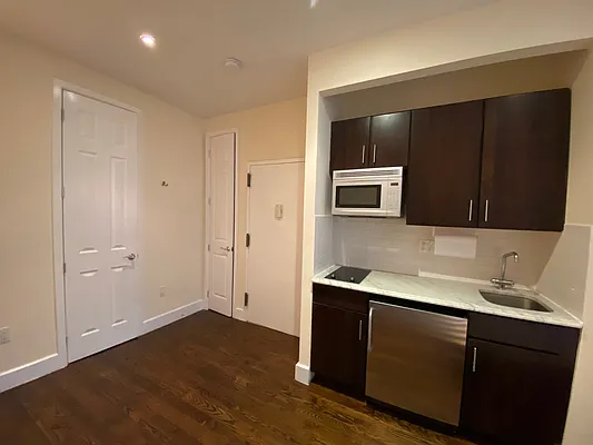 Rented by Smart City Real Estate LLC | media 10