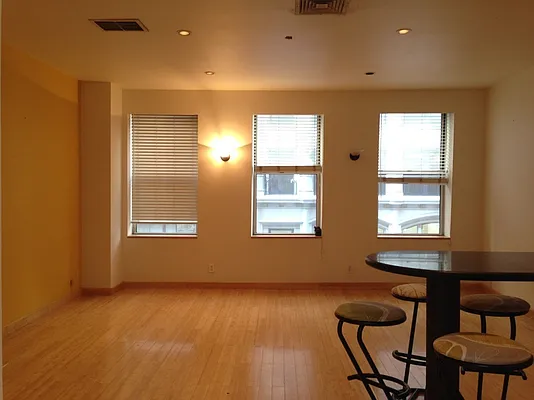 Rented by Moises Farhart, LREB | media 5