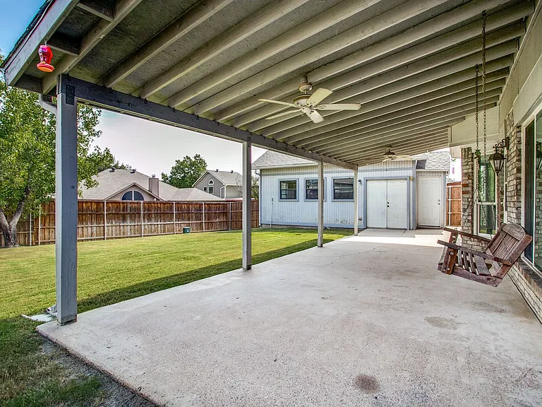 2204 Winslow Ct — Photo 24