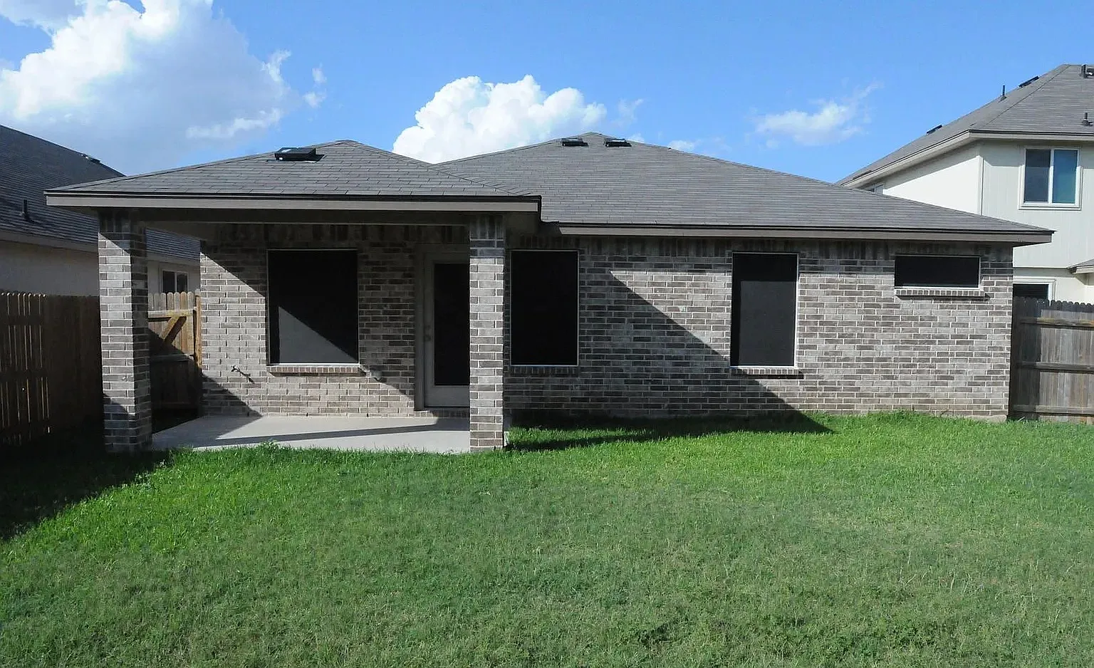 3 bed, 1380 sqft, $1,650 — Photo 2