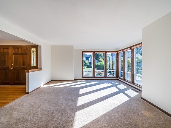 4th image of 21240 SE 29th St
