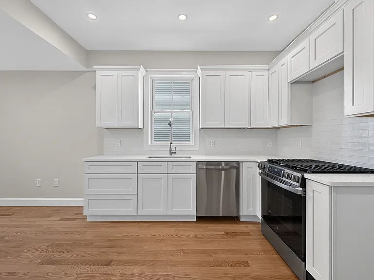 25 Richfield St #1 — Photo 6