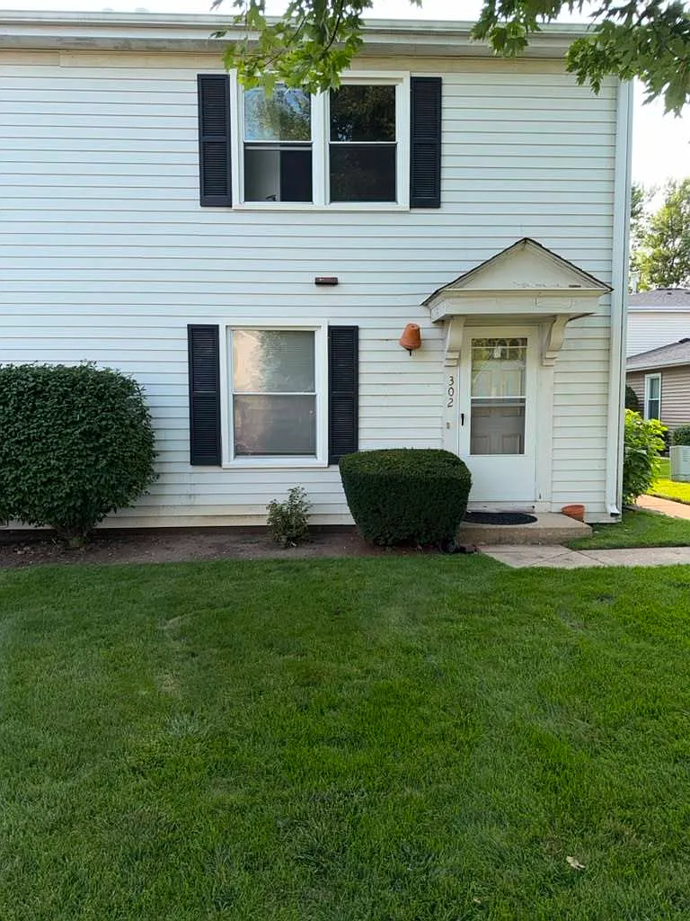 2 bed, 1.5 bath, 1012 sqft, $2,200 — Photo 1