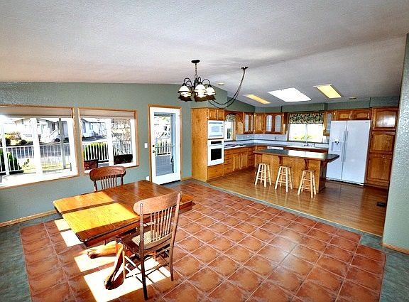 5th image of 208 S Neyland Ave Spc 50