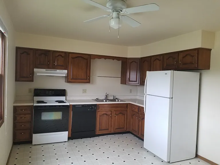 780 Water St #780 — Photo 4