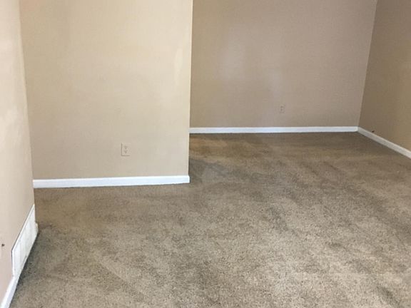 4th image of 2310 Carrolton Dr