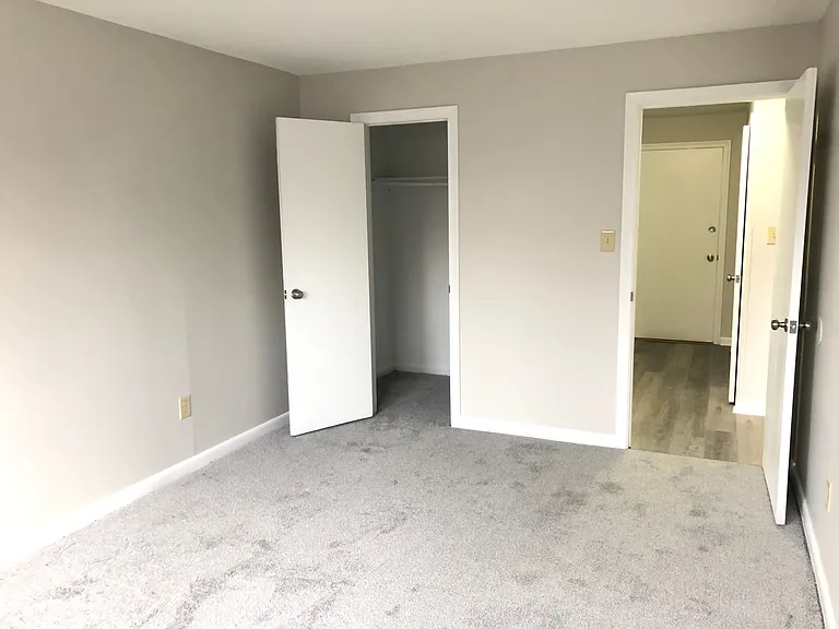 42 Oakland Ave — Photo 1