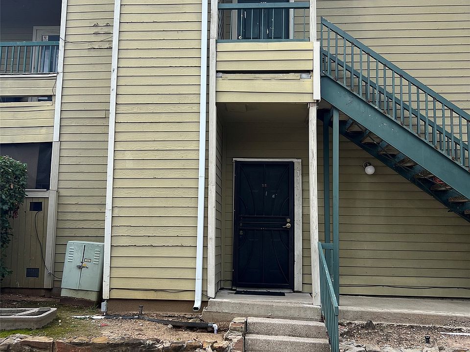 1st image of 4101 Esters Rd APT 111