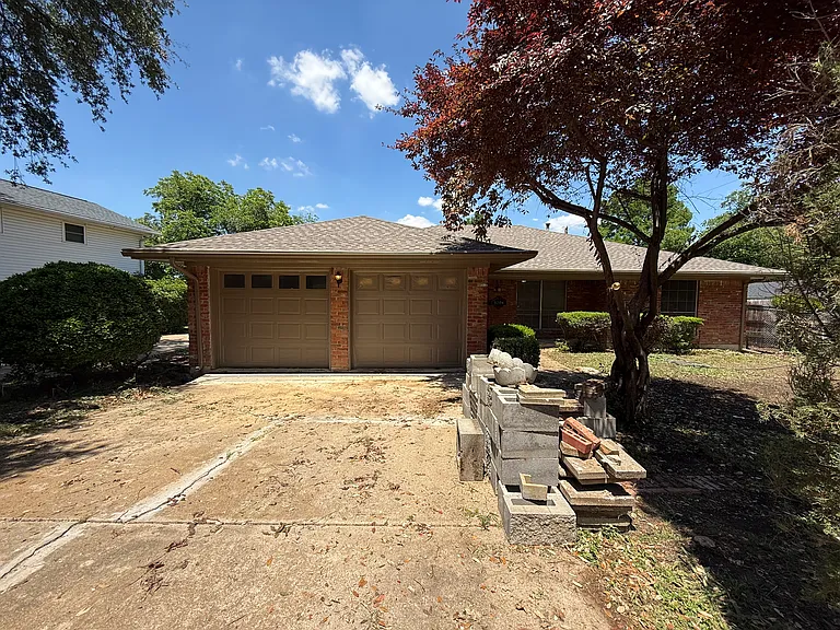 5204 Winifred Dr — Photo 4