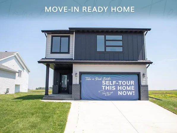 212 Lionheart Dr, Horace, ND 58047