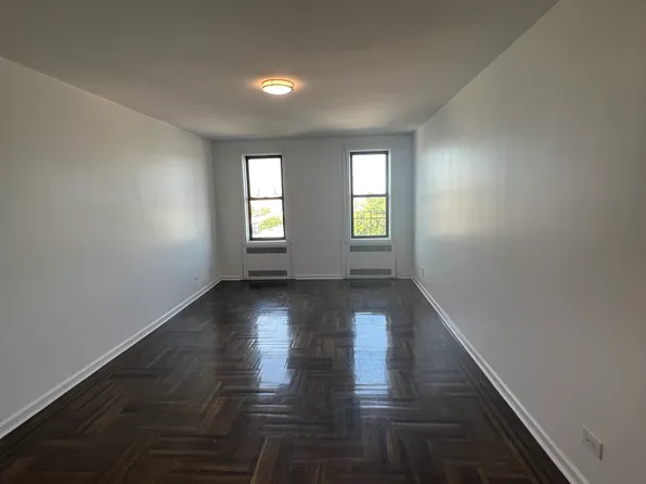 283 Albany Avenue image 1 of 14