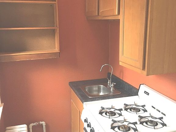 5th image of 1527 N Marshall St APT 14