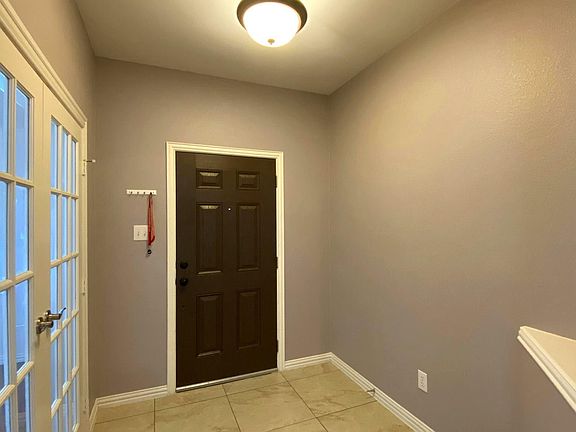 4th image of 712 Creekside Dr