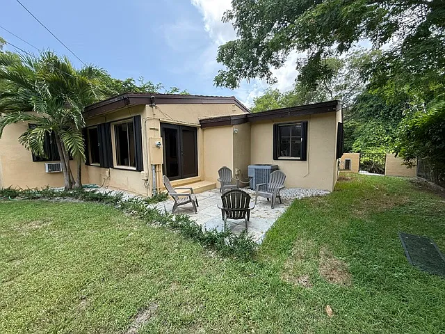 1545 Mantua Ave — Photo 45