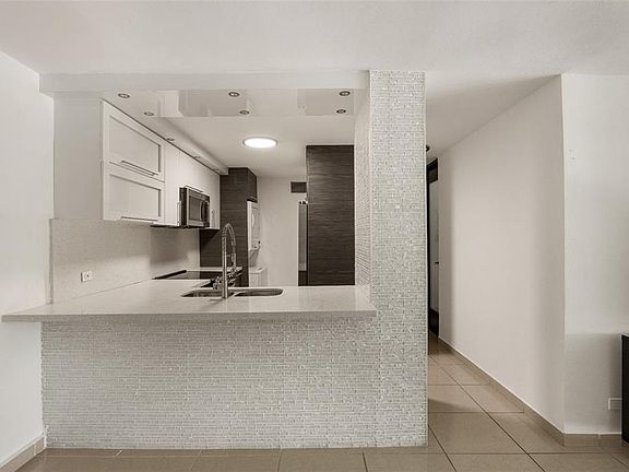 5th image of 7 Avenida Laguna #2H