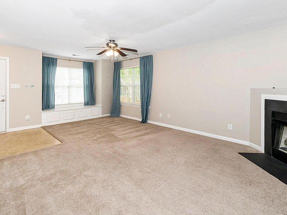 3rd image of 216 Climbing Ivy Ct
