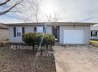 3128 W College St, Springfield, MO 65802