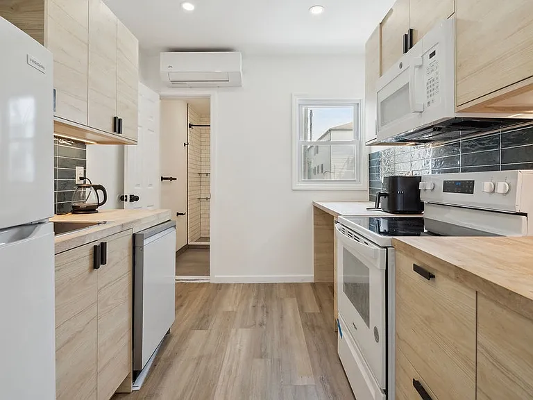 33 Kossuth St #1 — Photo 9