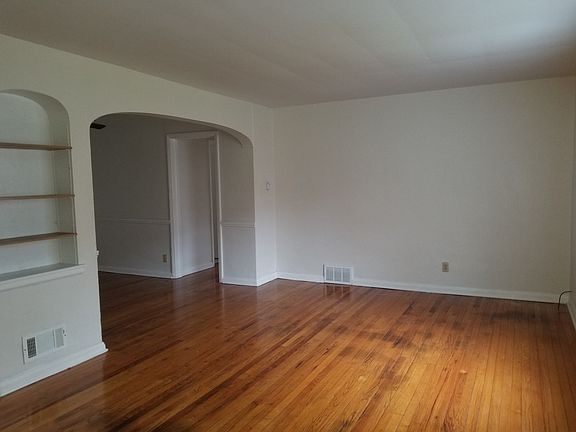 3rd image of 3438-3448 E Broad St #7628FDF00