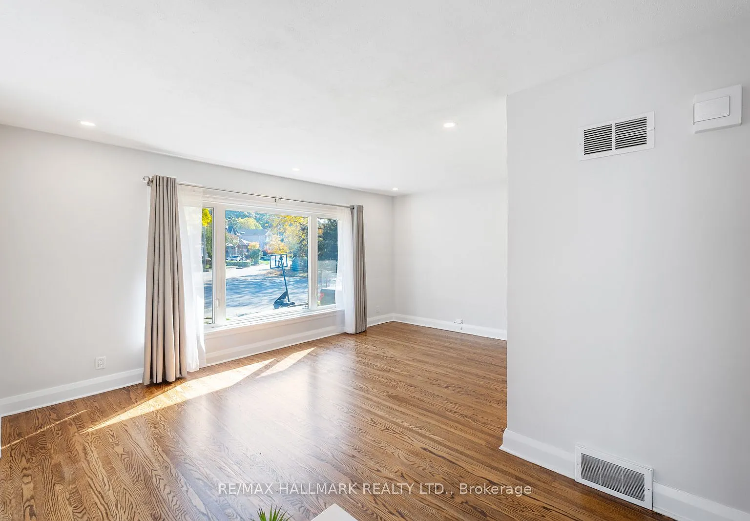 4 bed, $4,650 — Photo 4