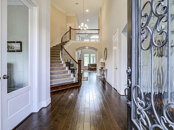 3rd image of 159 Ballantyne Dr