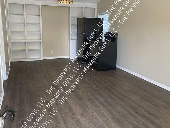4th image of 3142 Shallowford St