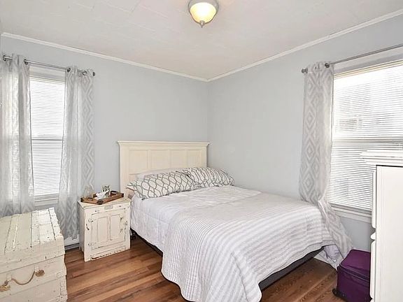 3rd image of 174 Dartmouth St #1