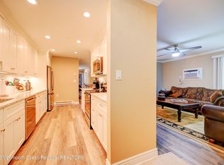 11 Pine Cluster Cir UNIT B, Manalapan, NJ 07726