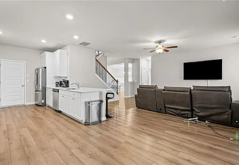 854 Orwell Dr — Photo 14