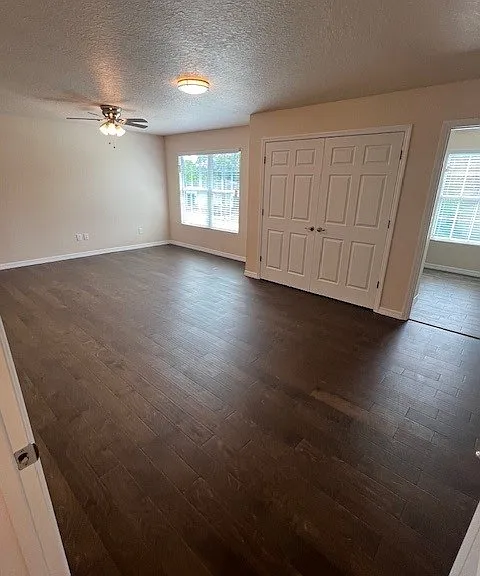 1897 Sipes Ave — Photo 2