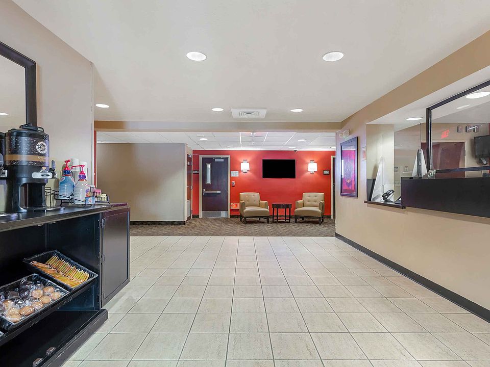 Lobby and Guest Check-in
