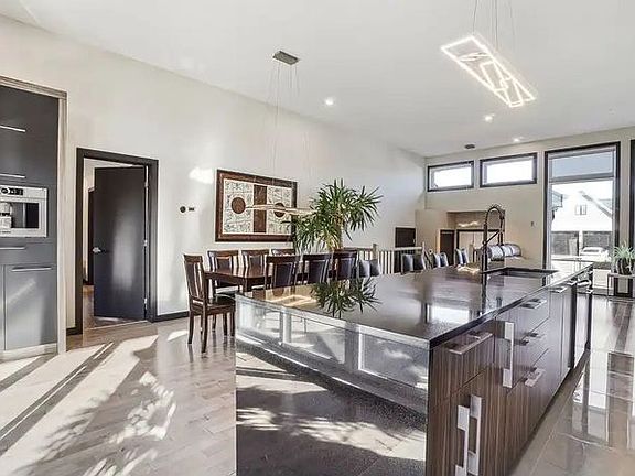 3rd image of 831 S Flores St #271.2