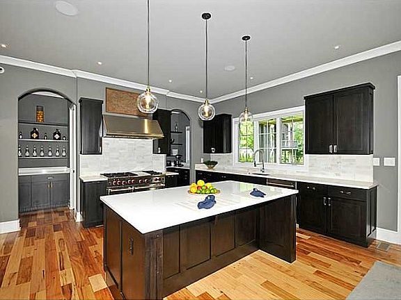 4th image of 660 Kessler Boulevard West Dr