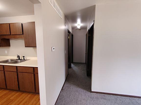 5th image of 352 N Jefferson St