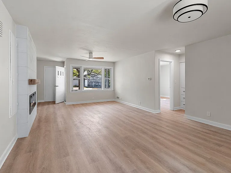 418 S Mill St — Photo 14