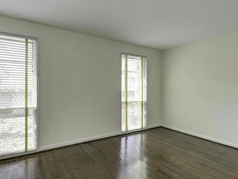 821 Delaware Ave SW #A — Photo 6