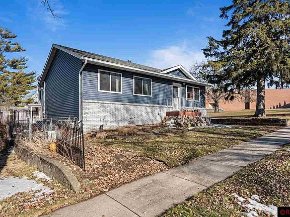 5th image of 322 S Grove Ave