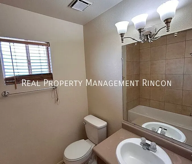 1417 N El Rio Dr — Photo 7